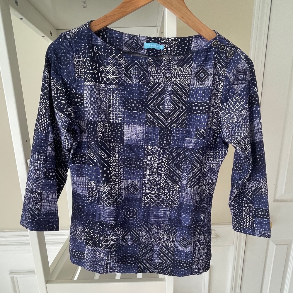 J. McLaughlin Navy and White Geometric Top